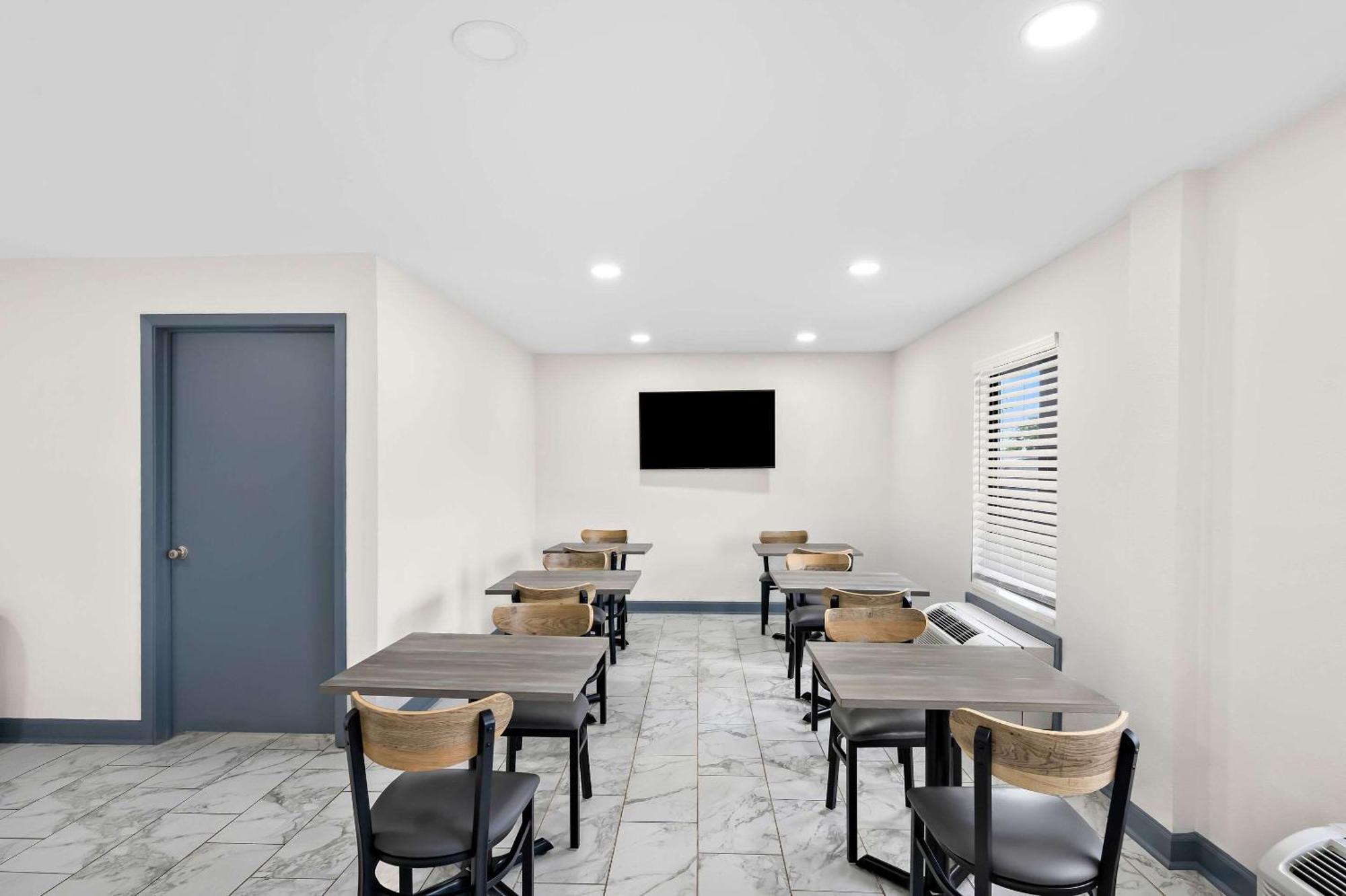 Quality Inn & Suites Monticello Buitenkant foto